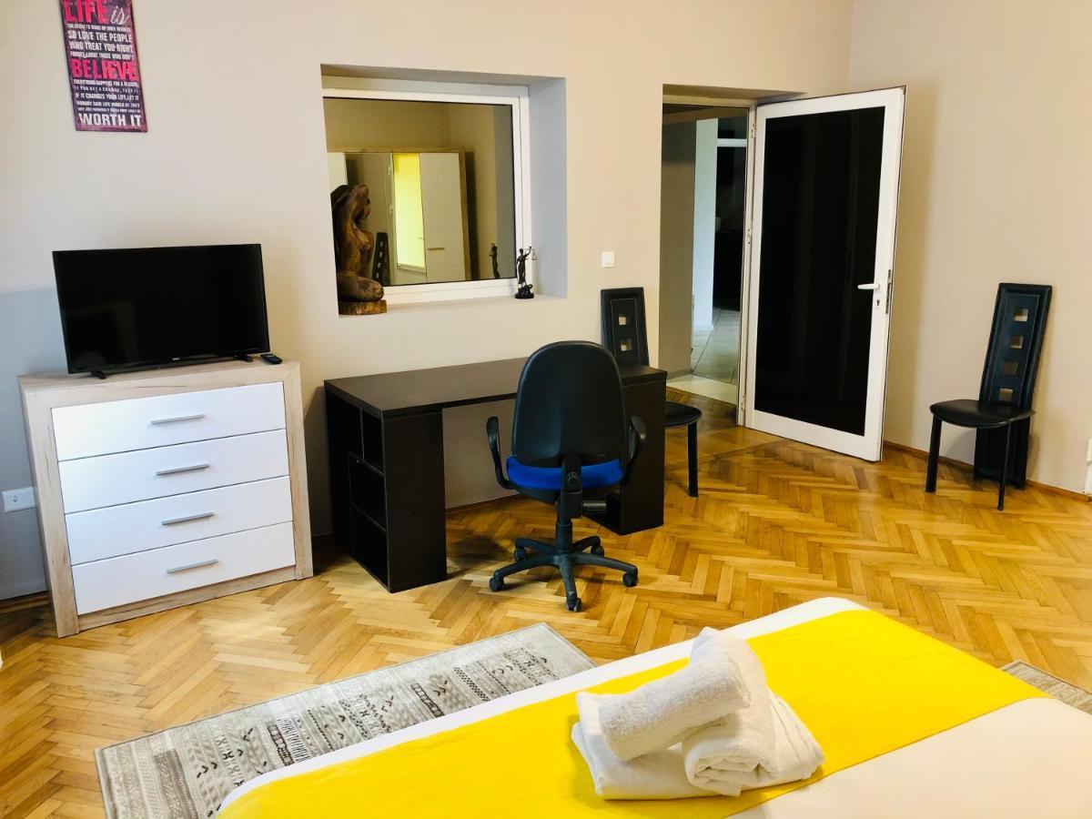 טימישוארה Ultra-Central Apartment Just In Union Squere מראה חיצוני תמונה
