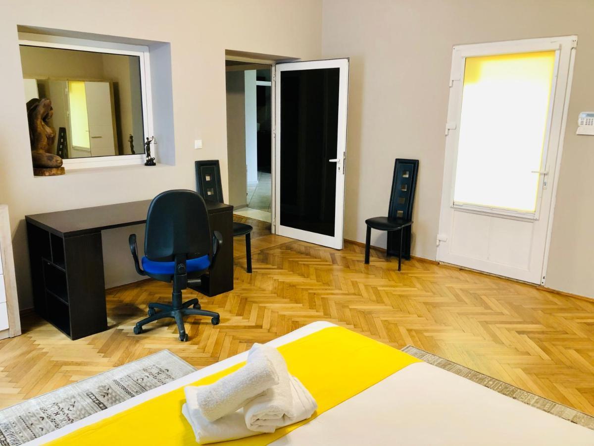 טימישוארה Ultra-Central Apartment Just In Union Squere מראה חיצוני תמונה